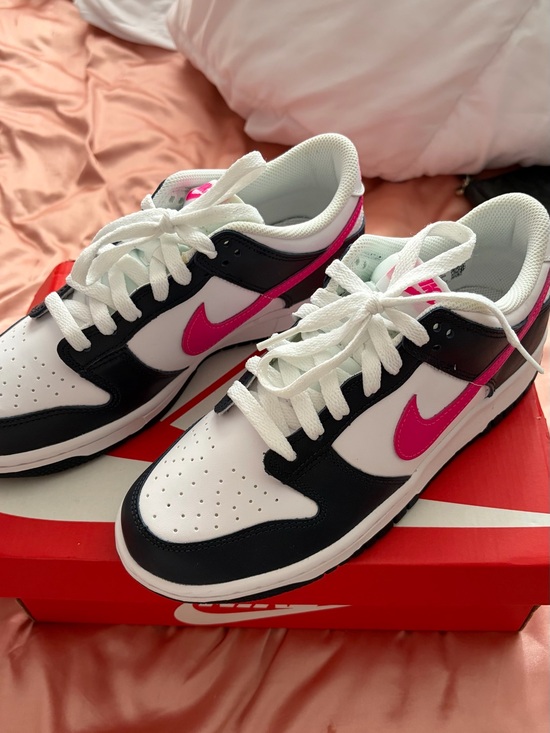 Nike Shoes - Nike Low-Top Sneakers in White, navy blue  & Hot Pink